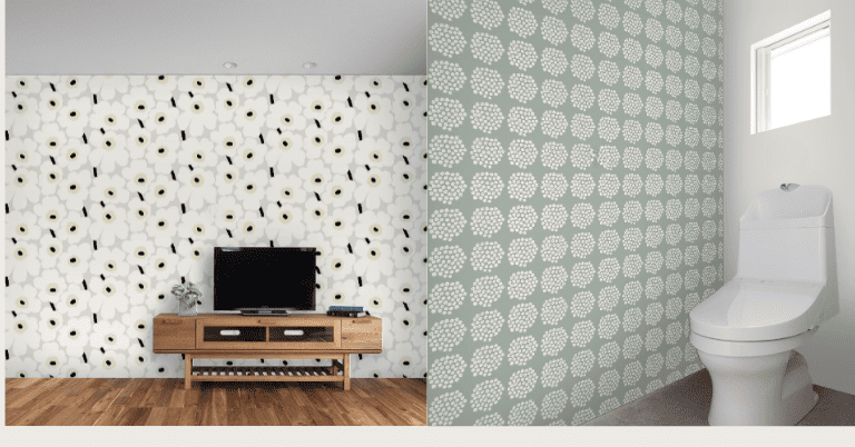 リビングとトイレにそれぞれ異なる花柄の壁紙を施工したインテリア例。白地に黒の花柄とグリーン地に白い円形花柄が特徴